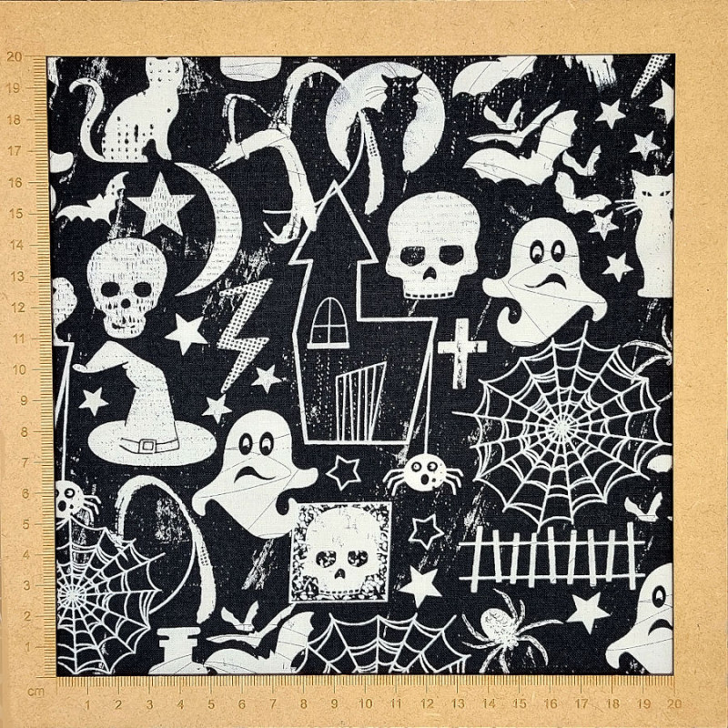Tissu Halloween fantômes chapeaux toiles d'araignée sur fond noir - coton